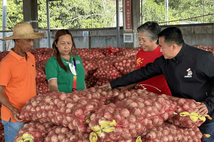 Jollibee Group Given Two ESG Business Awards for Farmer Entrepreneurship Program